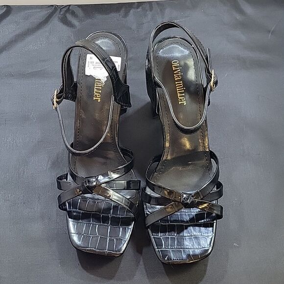 BRAND NEW OLIVIA MILLER HIGH BLOCK HEEL OPEN TOE ADJUSTABLE BUCKLE SANDAL - Picture 2 of 14